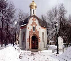 К Покрову Пресвятой Богородицы у нас должна стоять такая же часовня